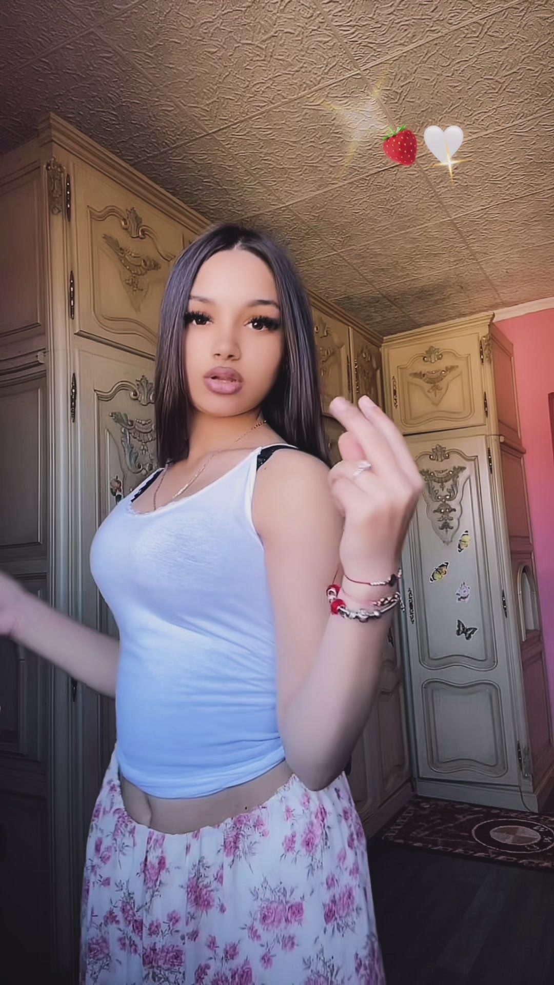@𝐌𝐞𝐥𝐥𝐲𝐲&bull;🐝
