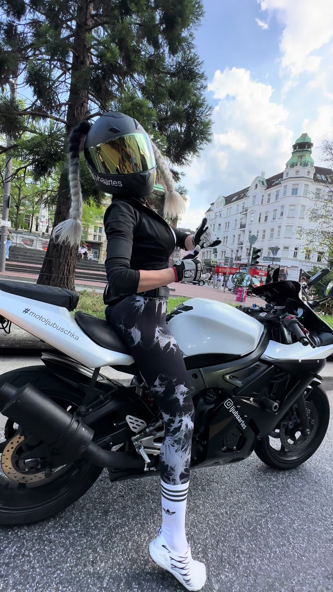 @MOTOLJUBUSCHKA
