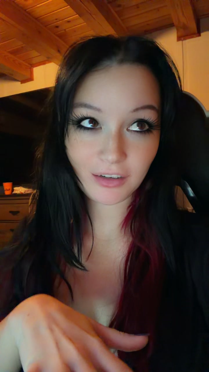 @baddiexoxo1995