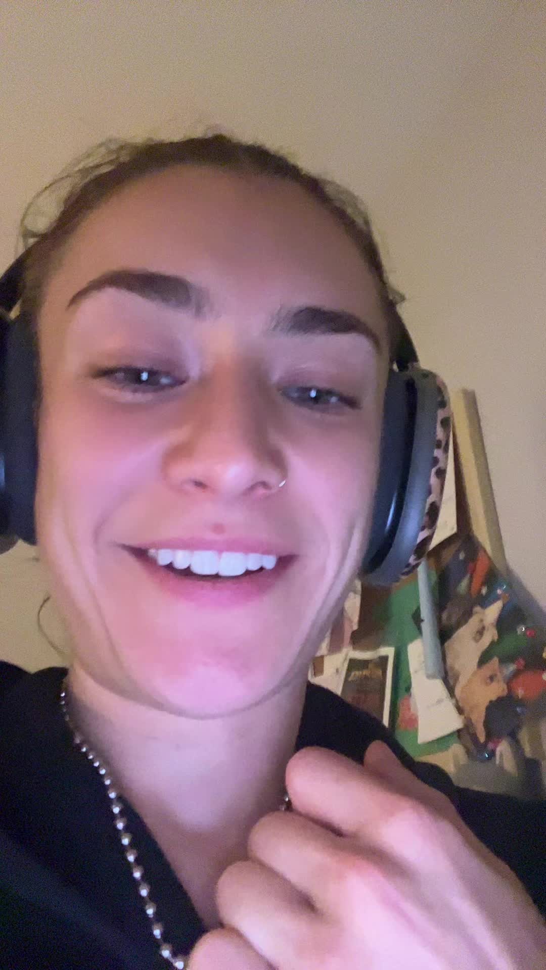 @CAROLINE AYALA