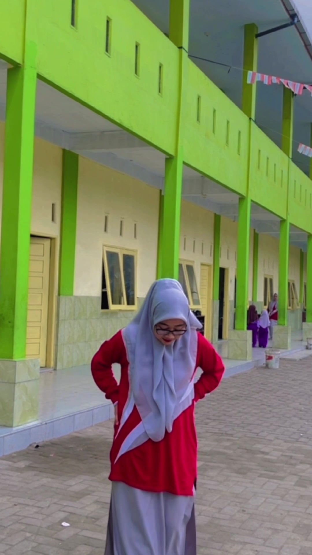 @Syella