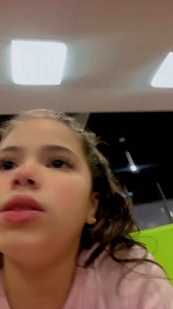 @Valentina Fernandes