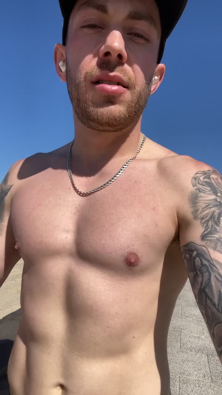 @5FootMike