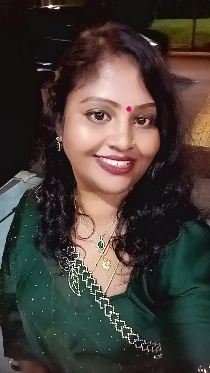 @SweethuVanie