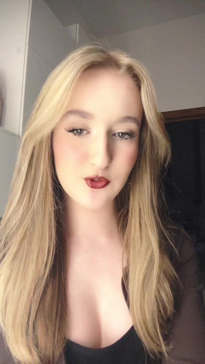 @𝐬𝐢𝐦𝐤𝐤𝐞𝐳𝐳