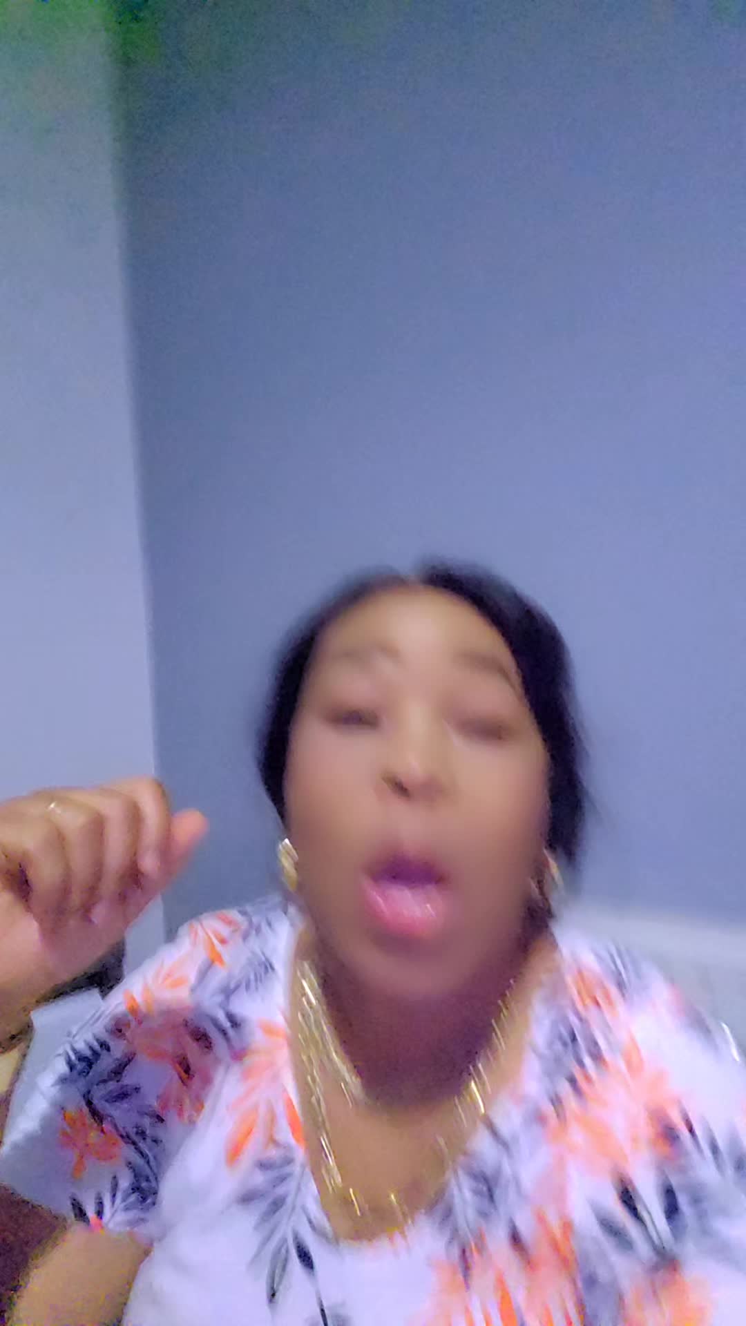 @Julia Bomongo mama ba gaulois