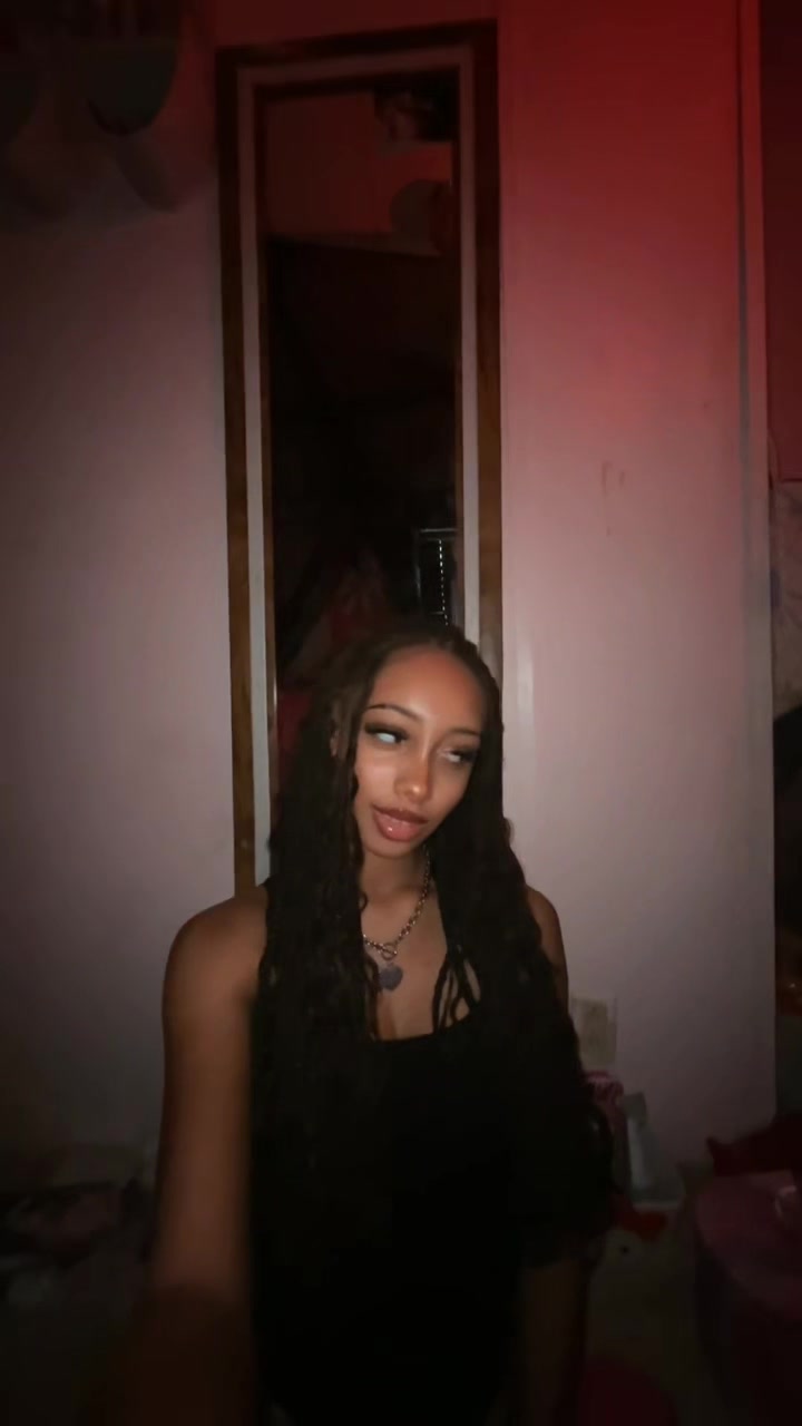 @hey._sky