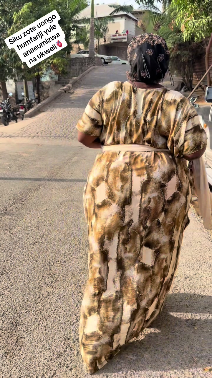 @DEE🇹🇿🦋🐆