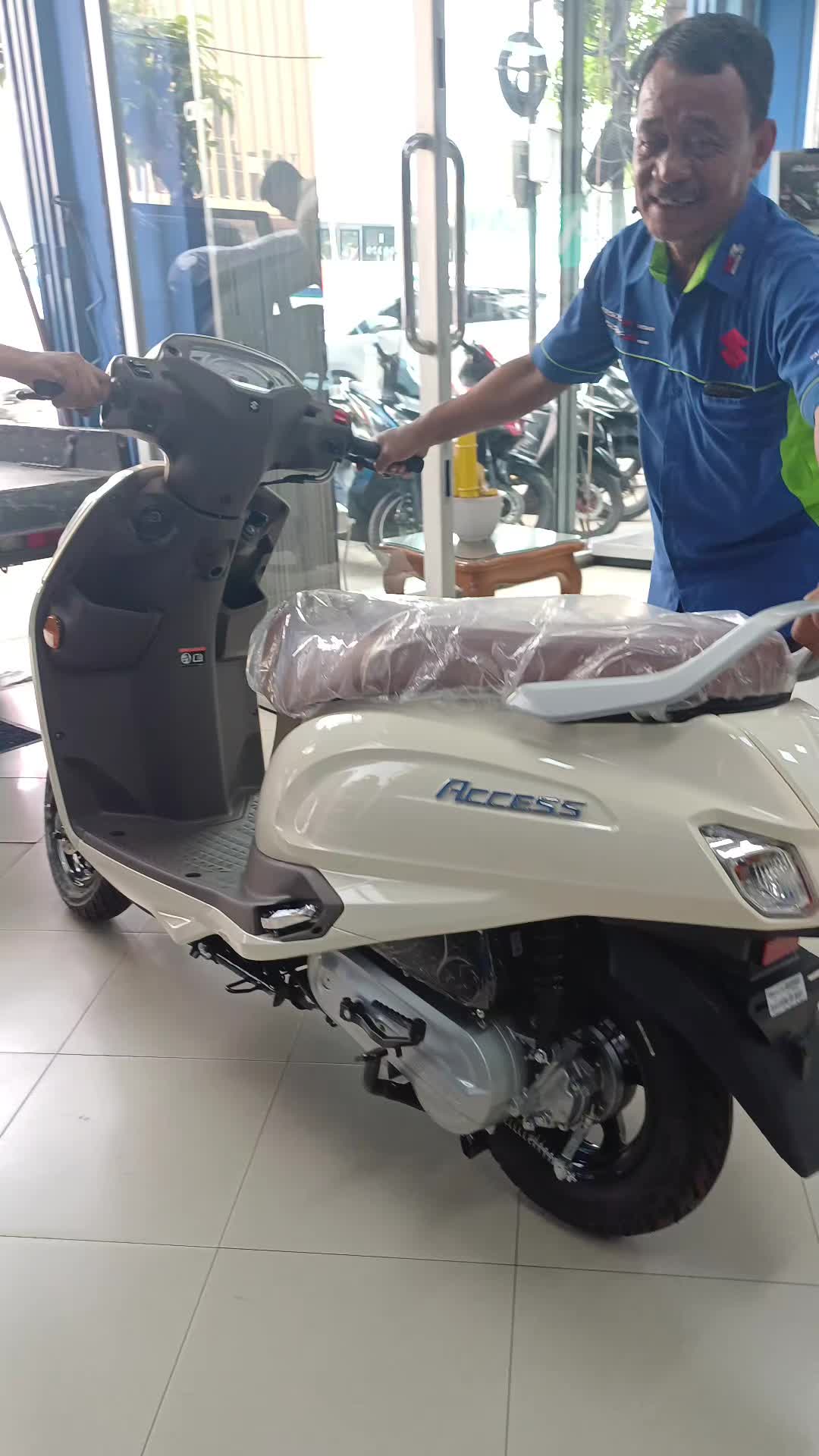 @suzuki hayam wuruk