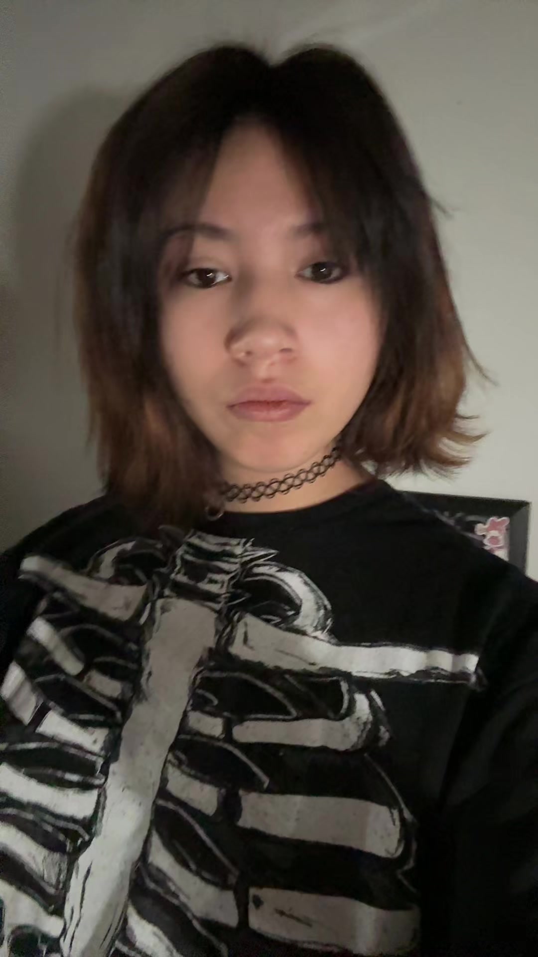 @(^_−)−☆