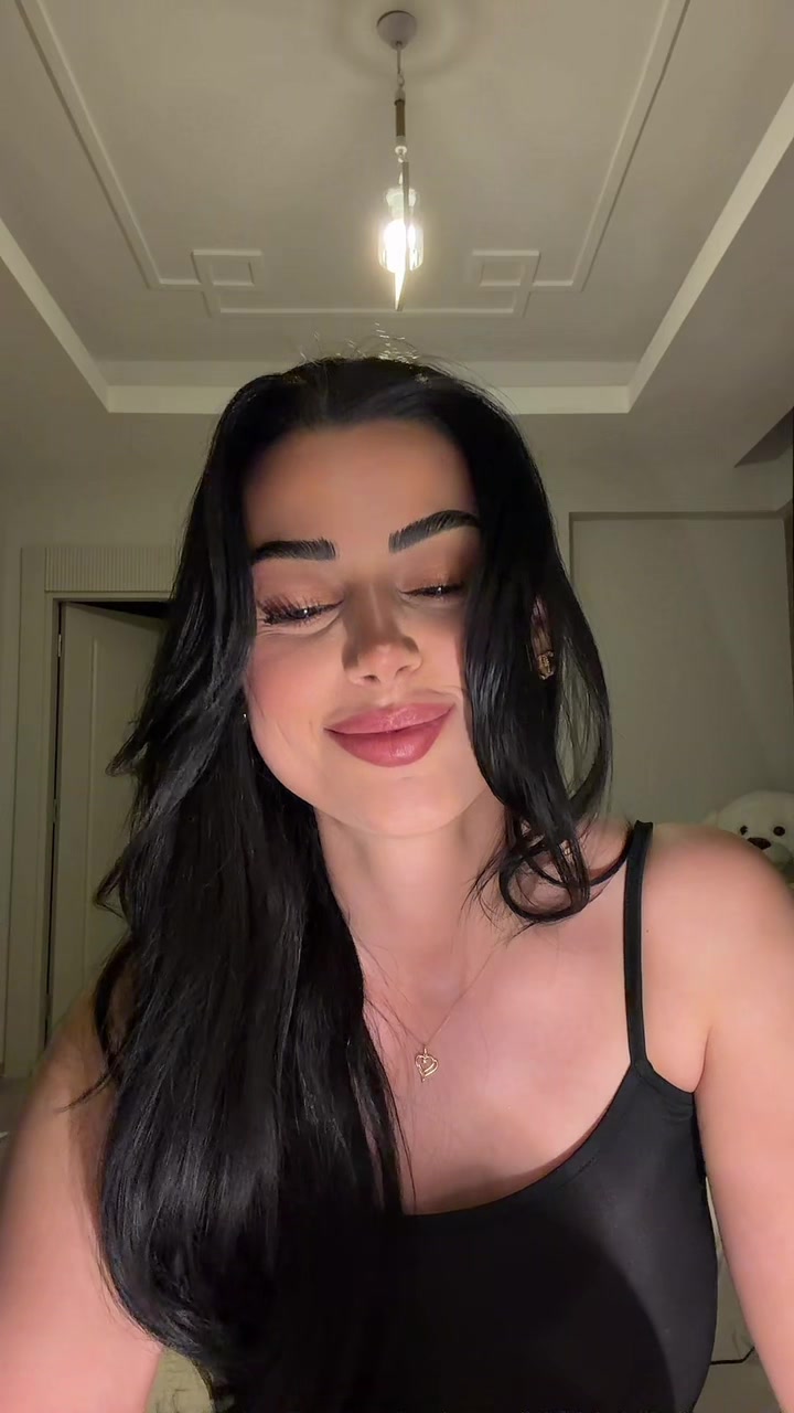 @arzuukalkaan