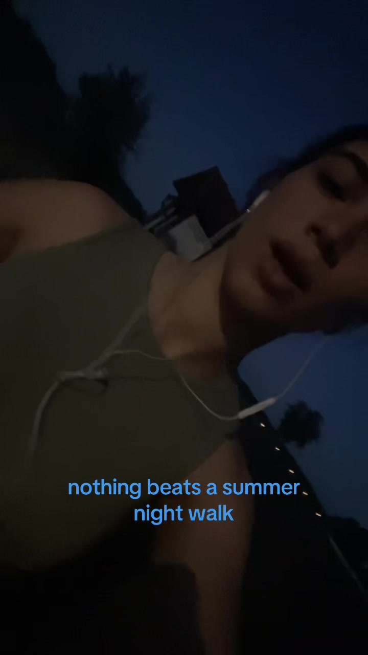 @𝓭𝓮𝓷𝓲💋