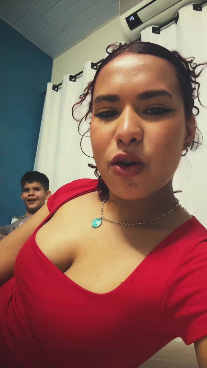 @Emily Karolayne