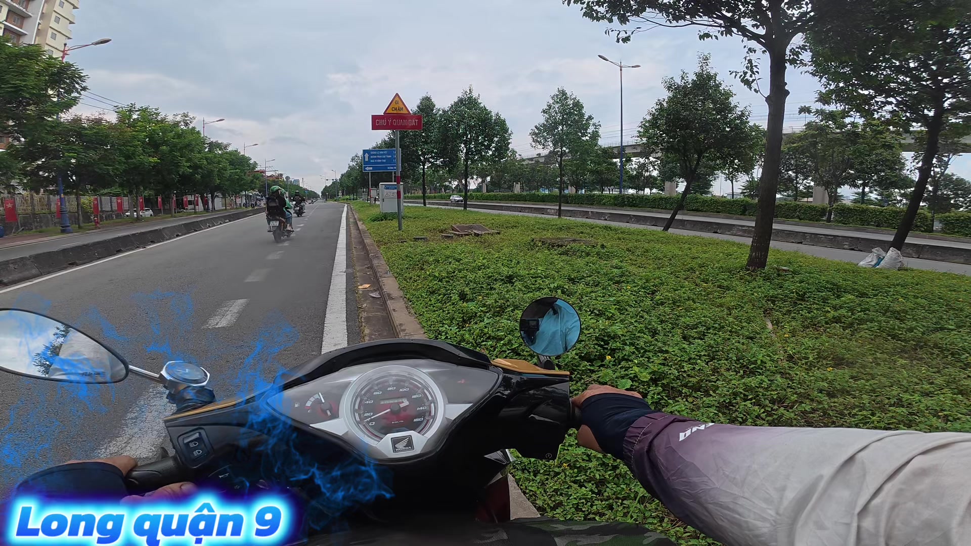 @Long Quận 9