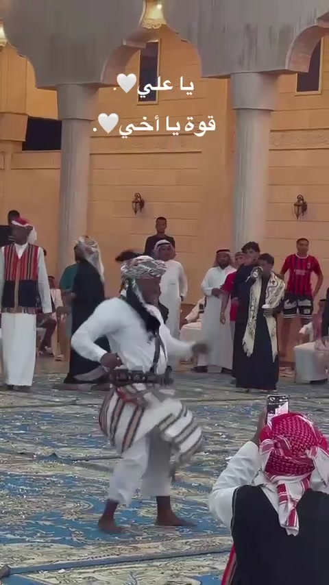 @ڤرقة آخوإن عـآيٌـل🤍🌼.