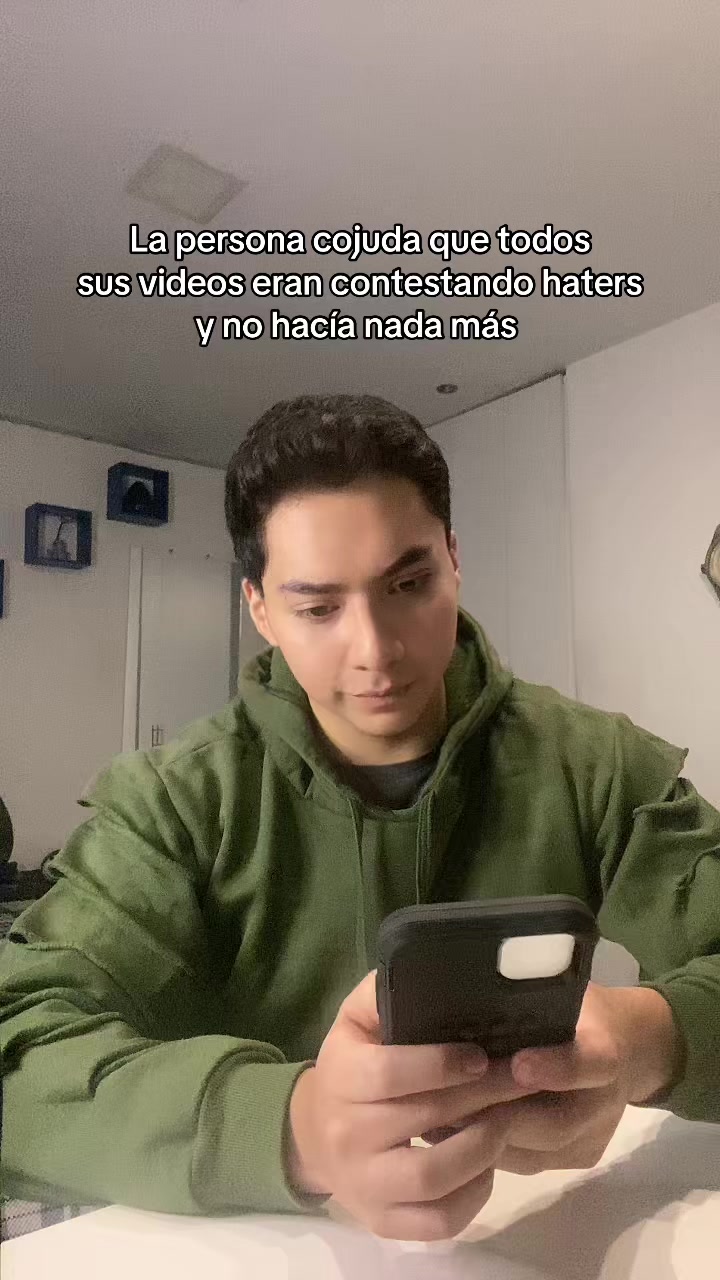 @J o n n y 🫐