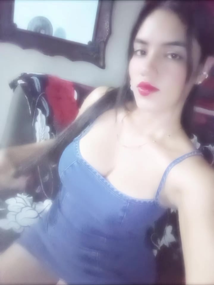 @Linda Lozano