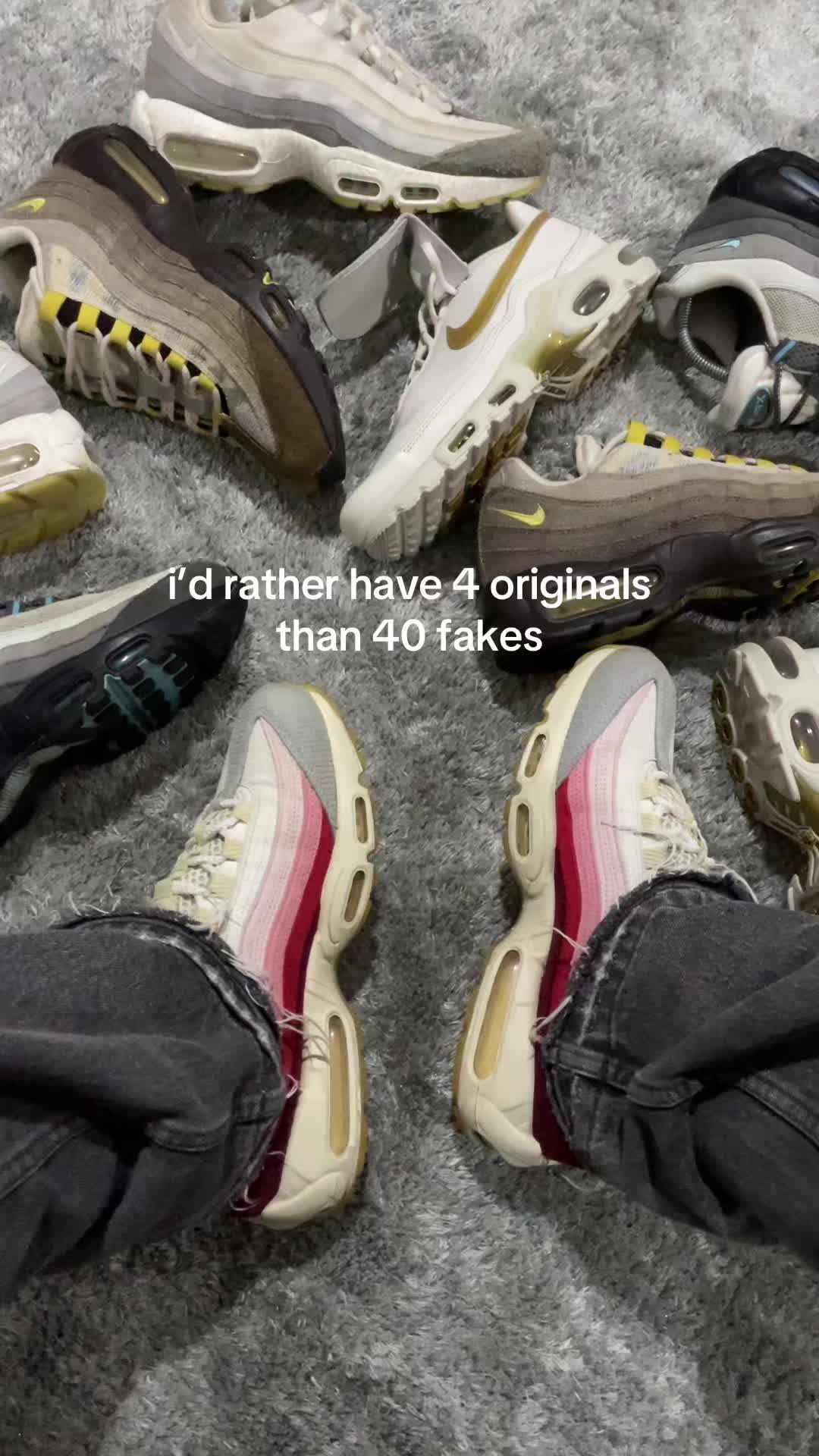 @atom👟