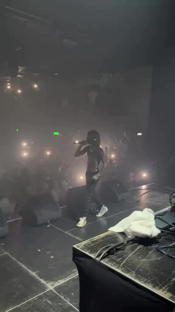 @thisnothimv