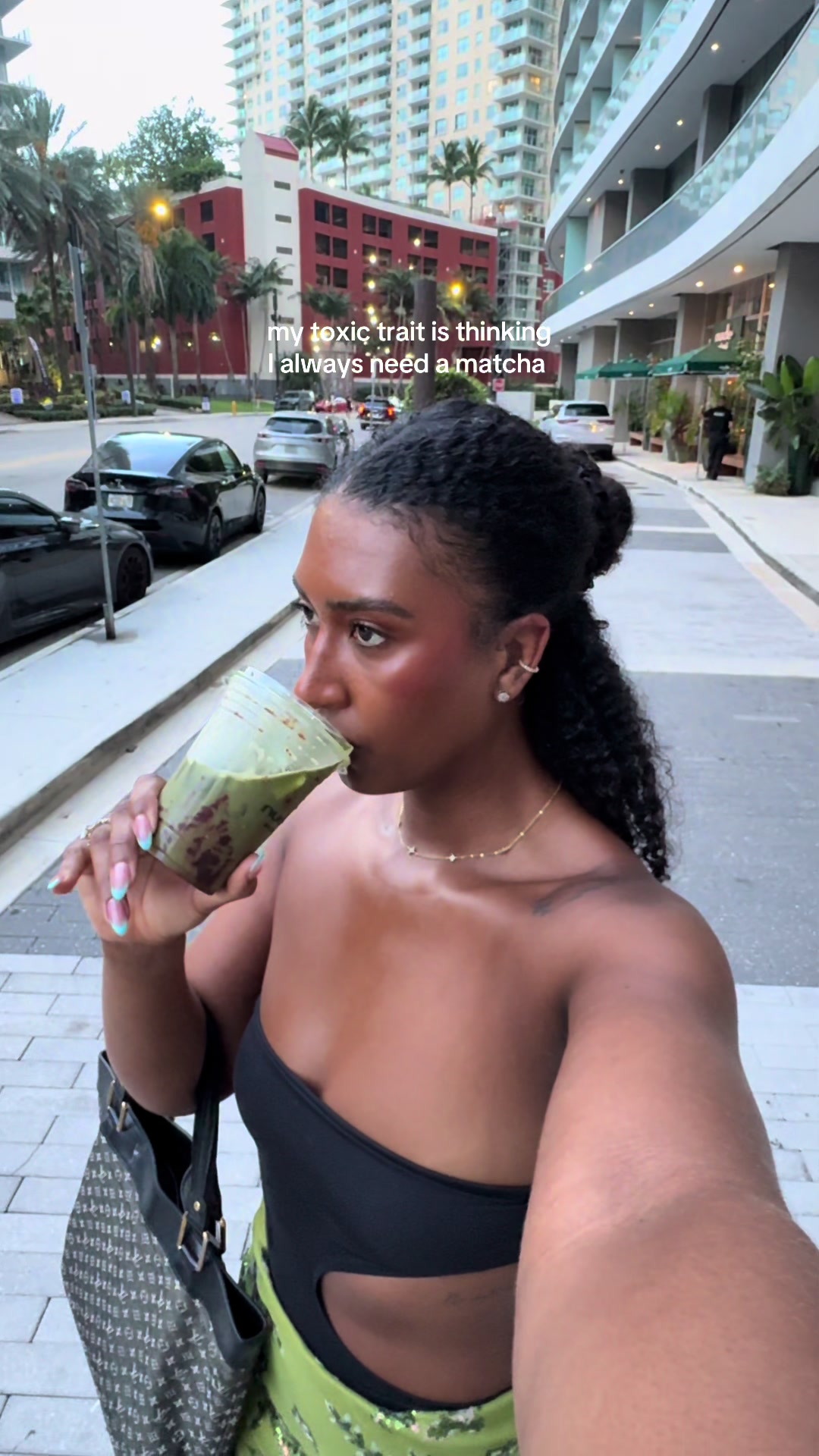 @Bella