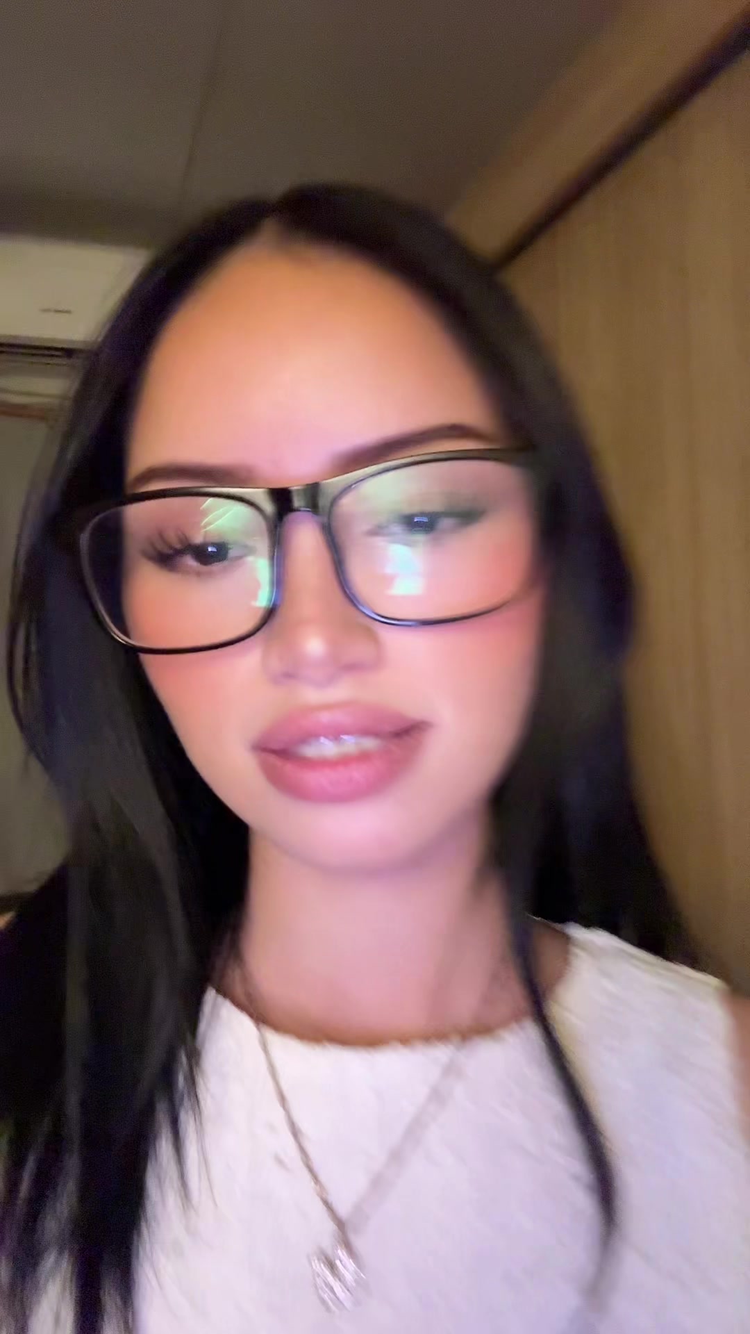 @𝓜𝓮𝓵𝓪𝓷𝔂 𝓜𝓪𝓻𝓲𝓬𝓱𝓪𝓵