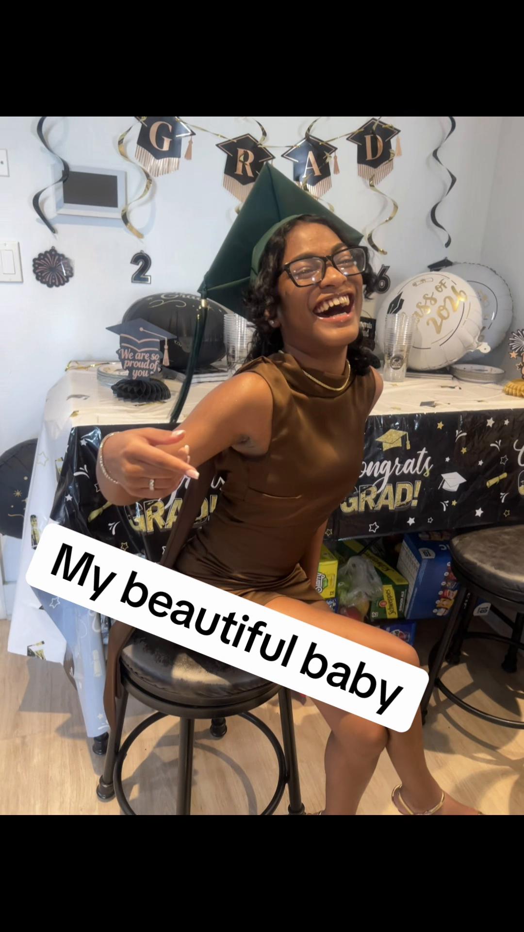 @guyanesegyal_helenB