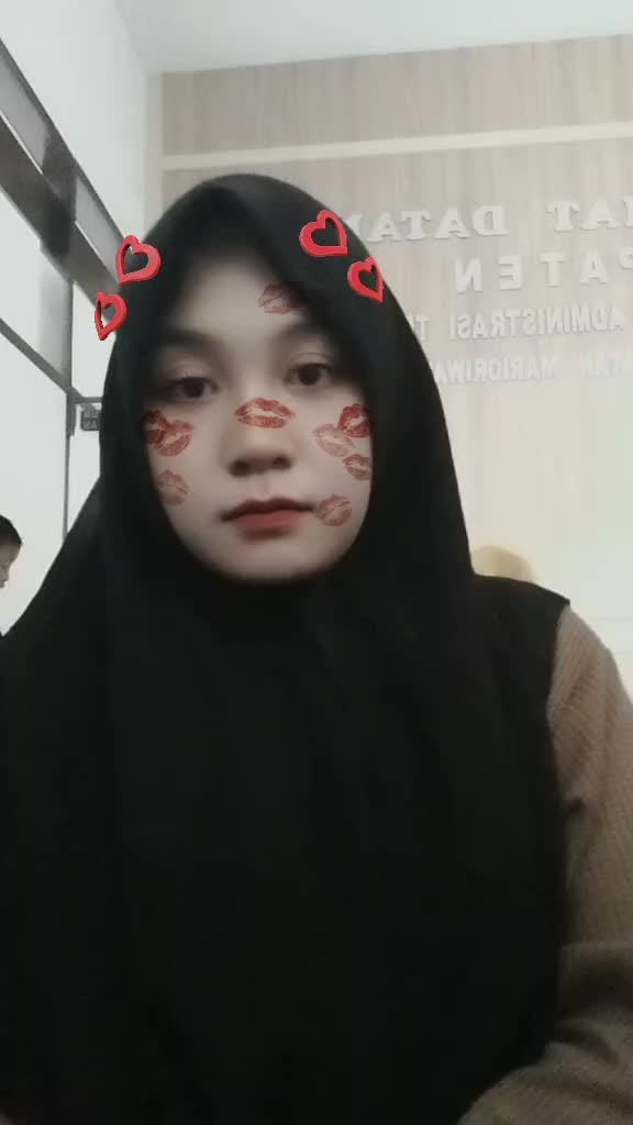 @lhyna