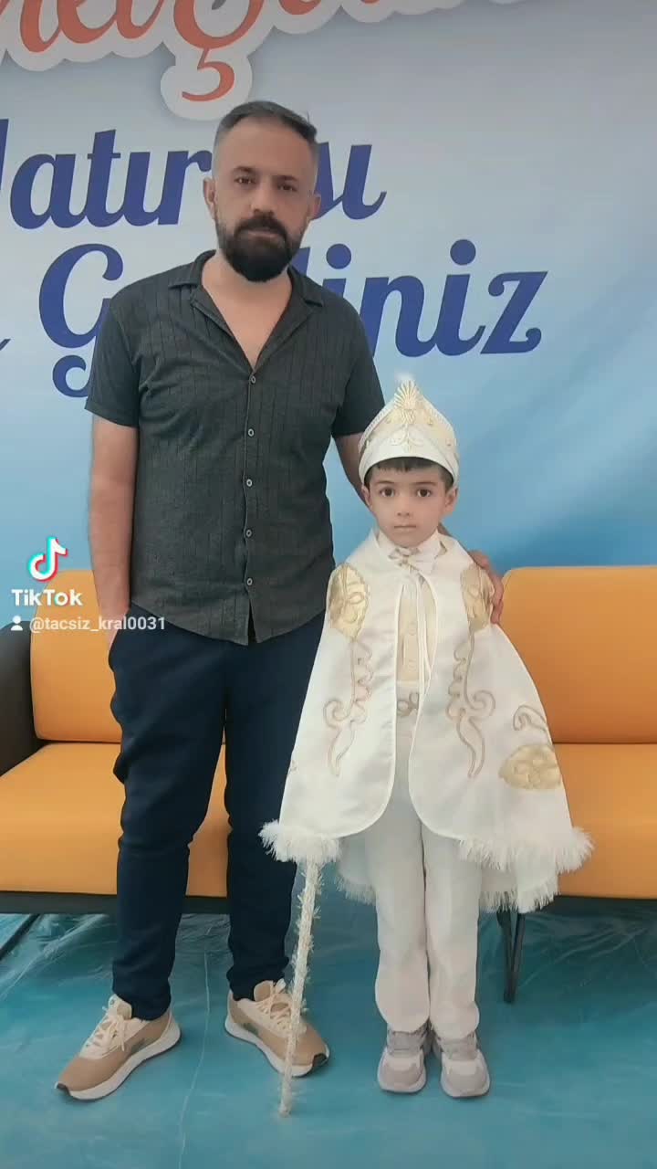 @taçsız kral ☘️🍂🍁
