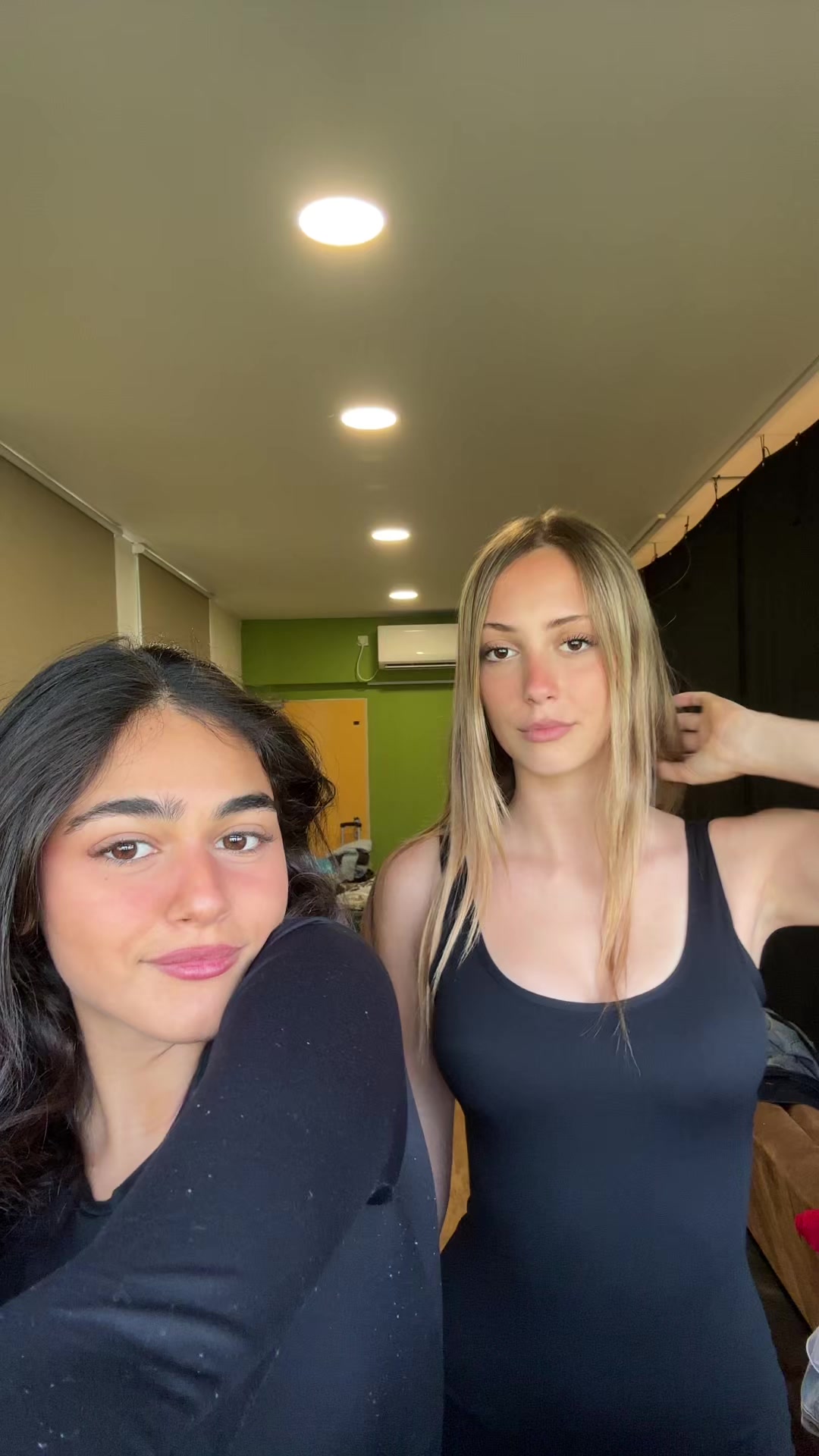 @N I  N  A