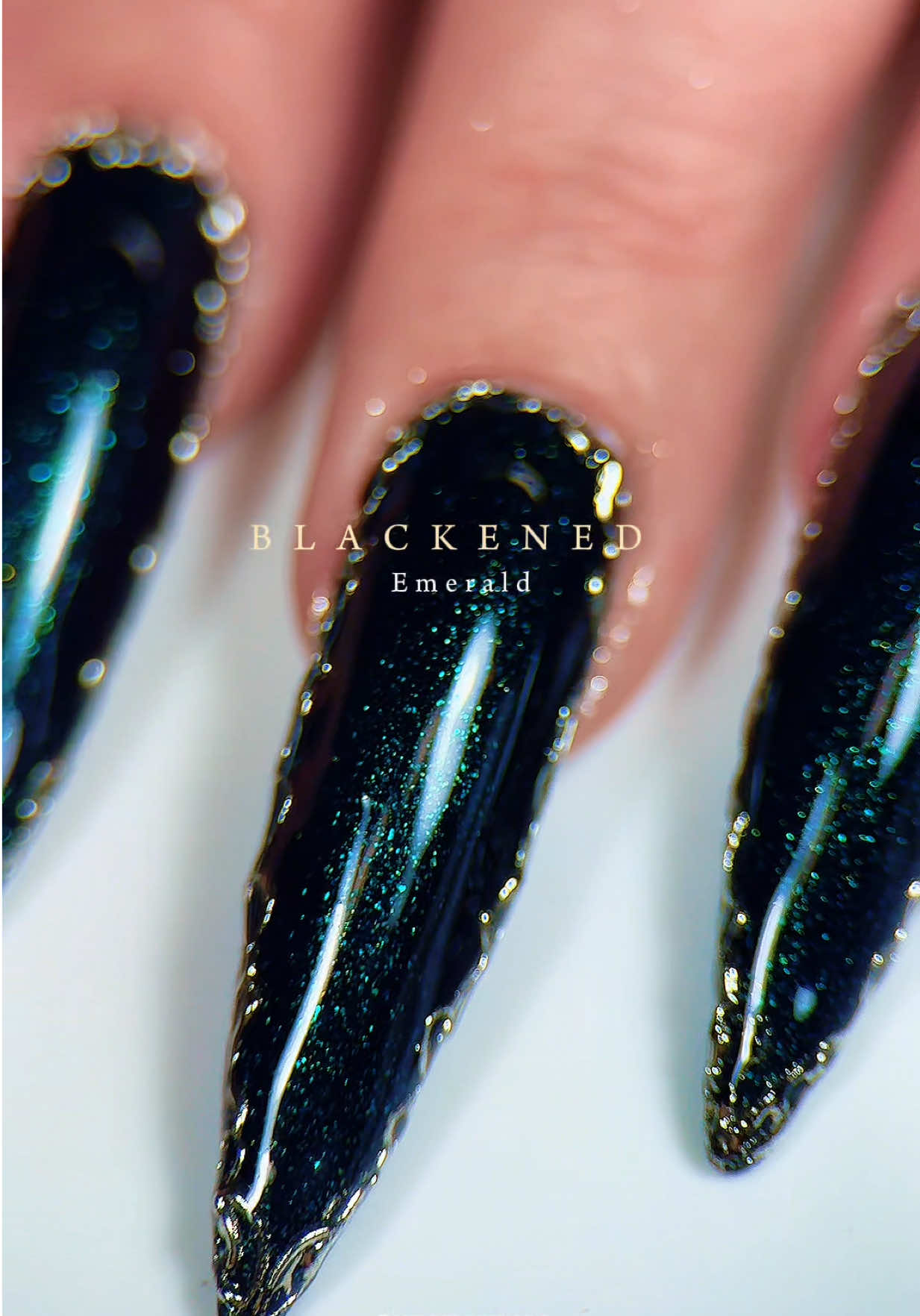 @Mel | Russian Manicurist