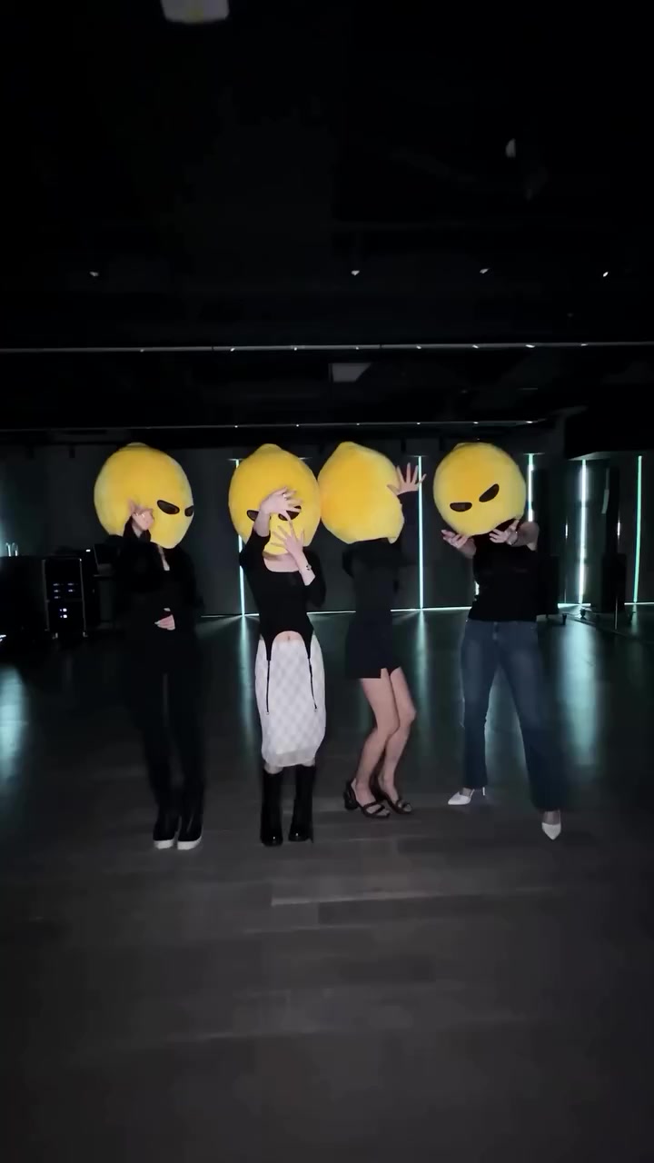 @☺︎