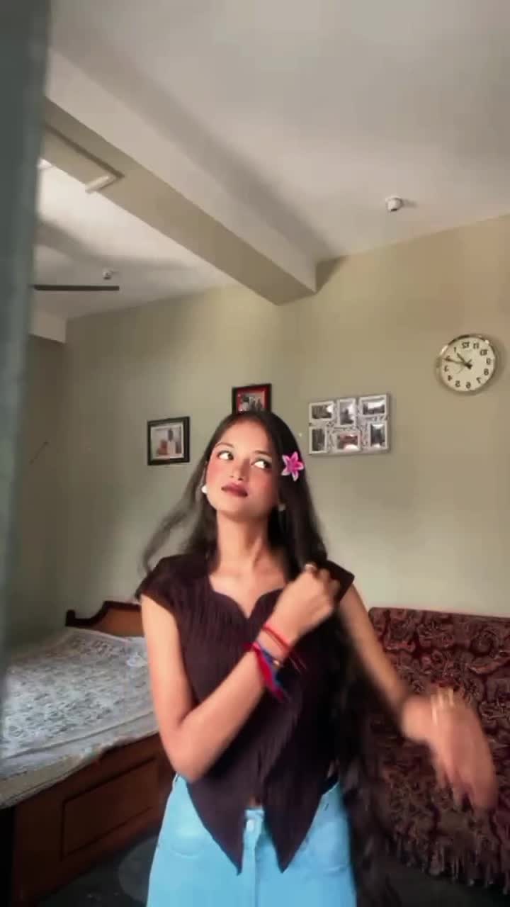@Yadav_girl💫