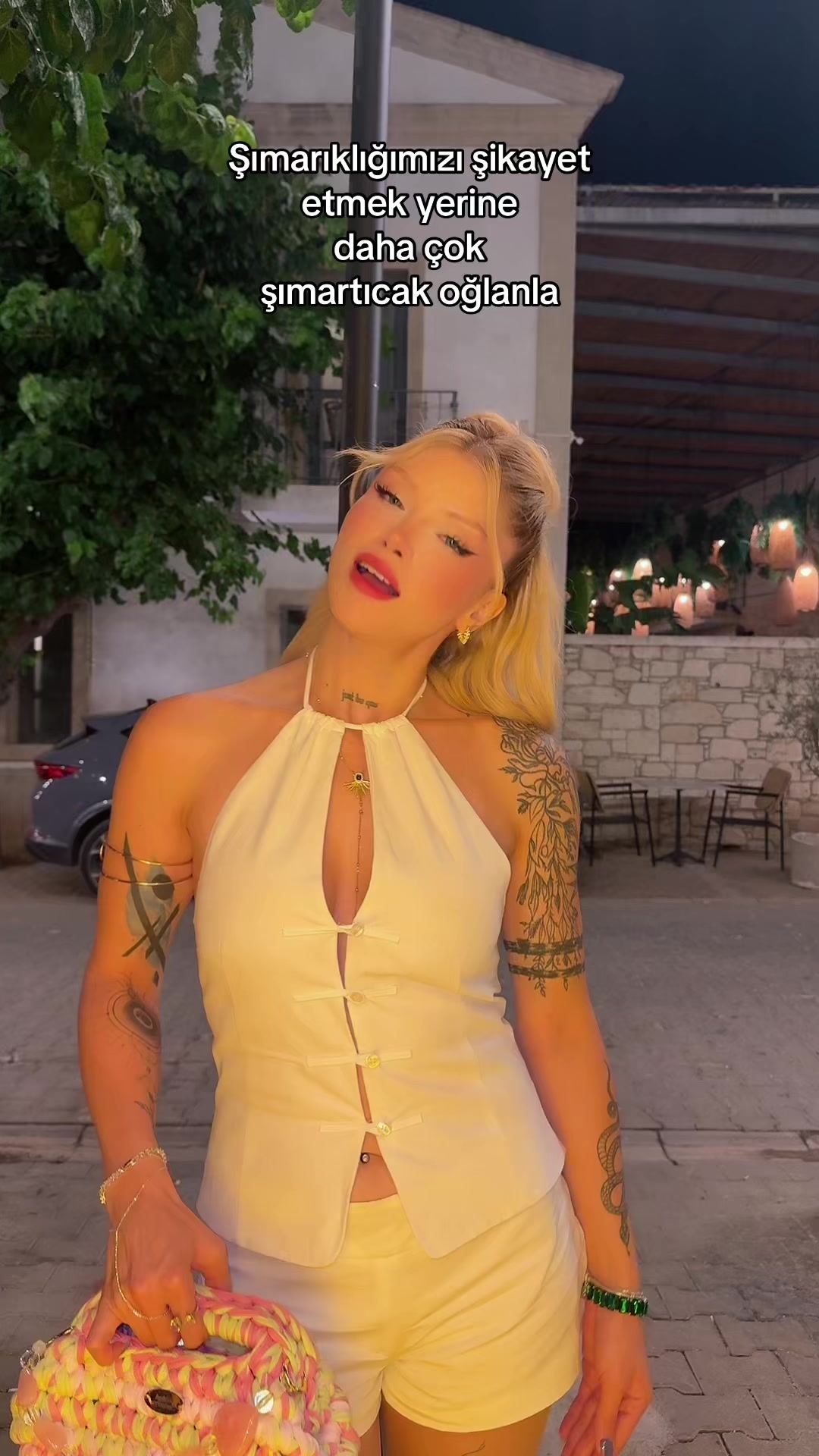 @Ayşeg&uuml;l