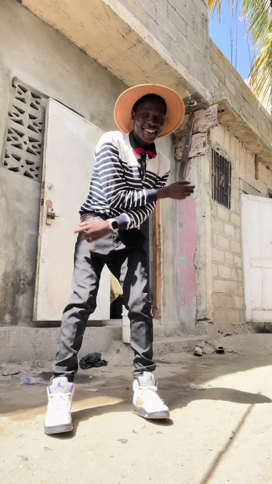 @Tenge Ha&iuml;ti🇭🇹🇬🇳🇬🇭🇬🇫