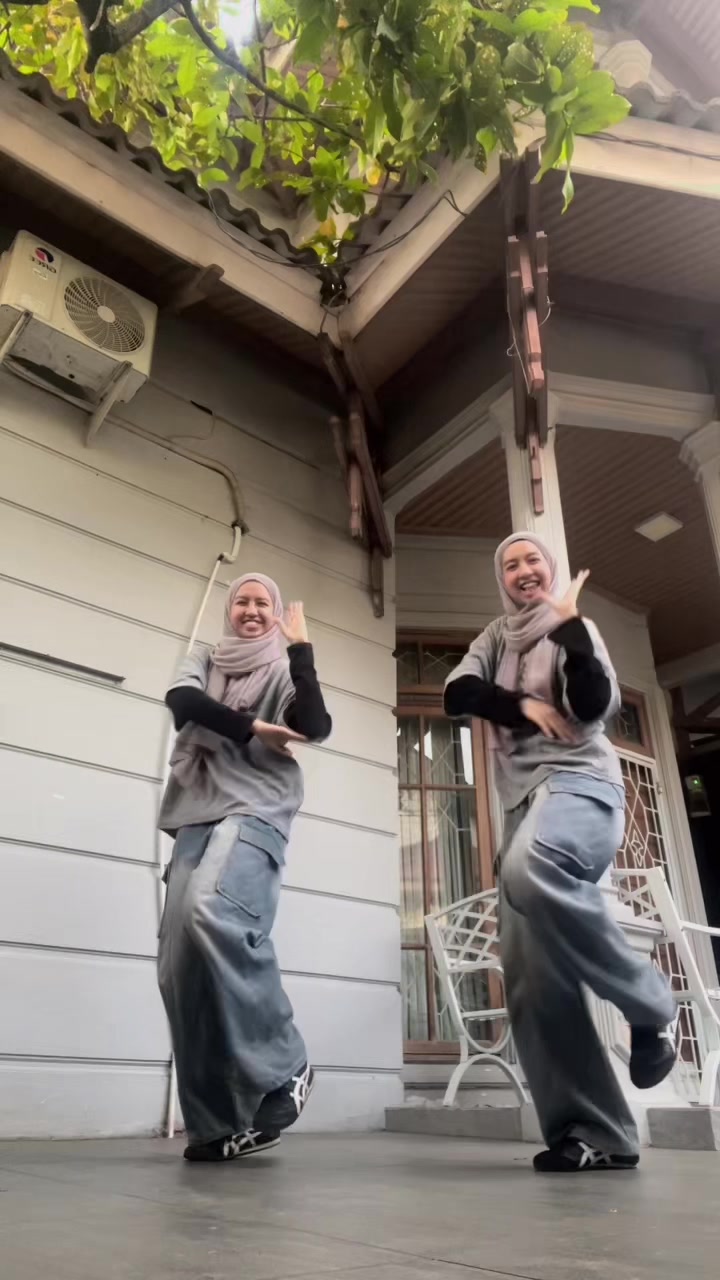 @Twineester