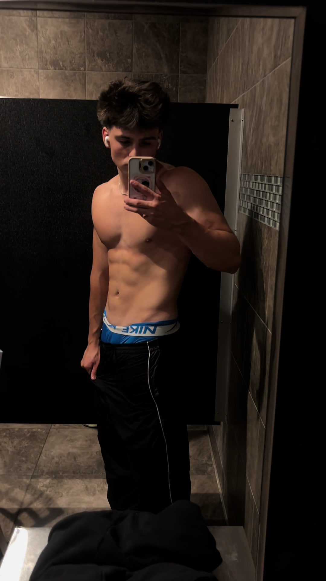 @anthonygach0
