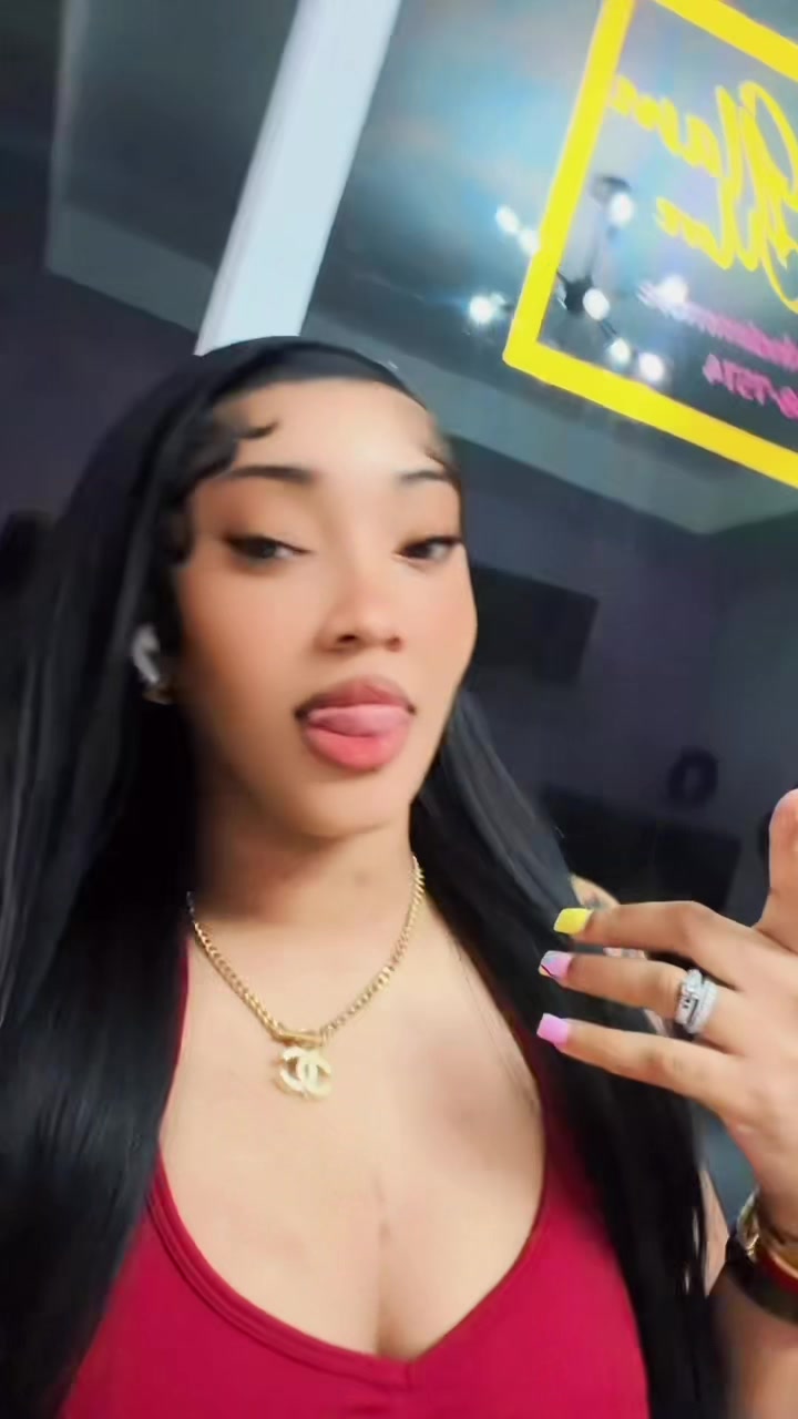 @khaloni11