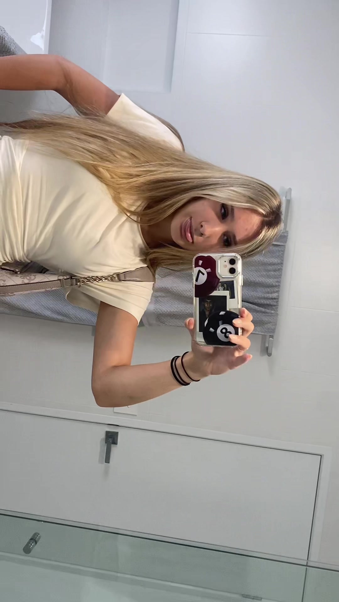 @mia x