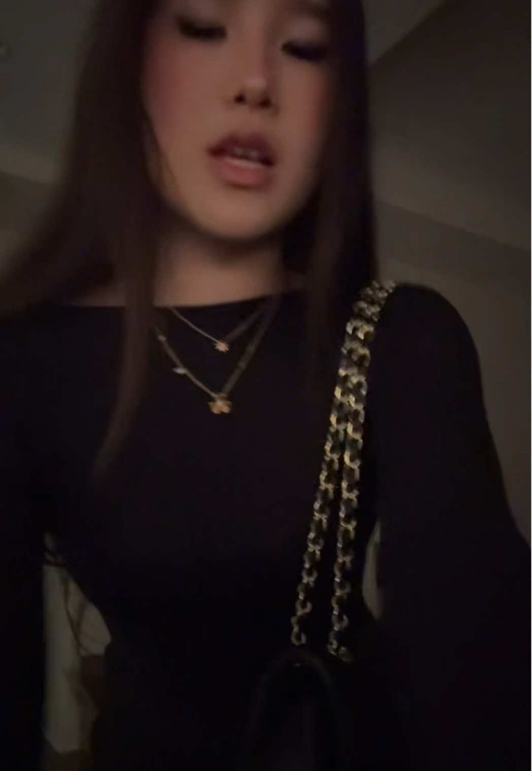 @isabella