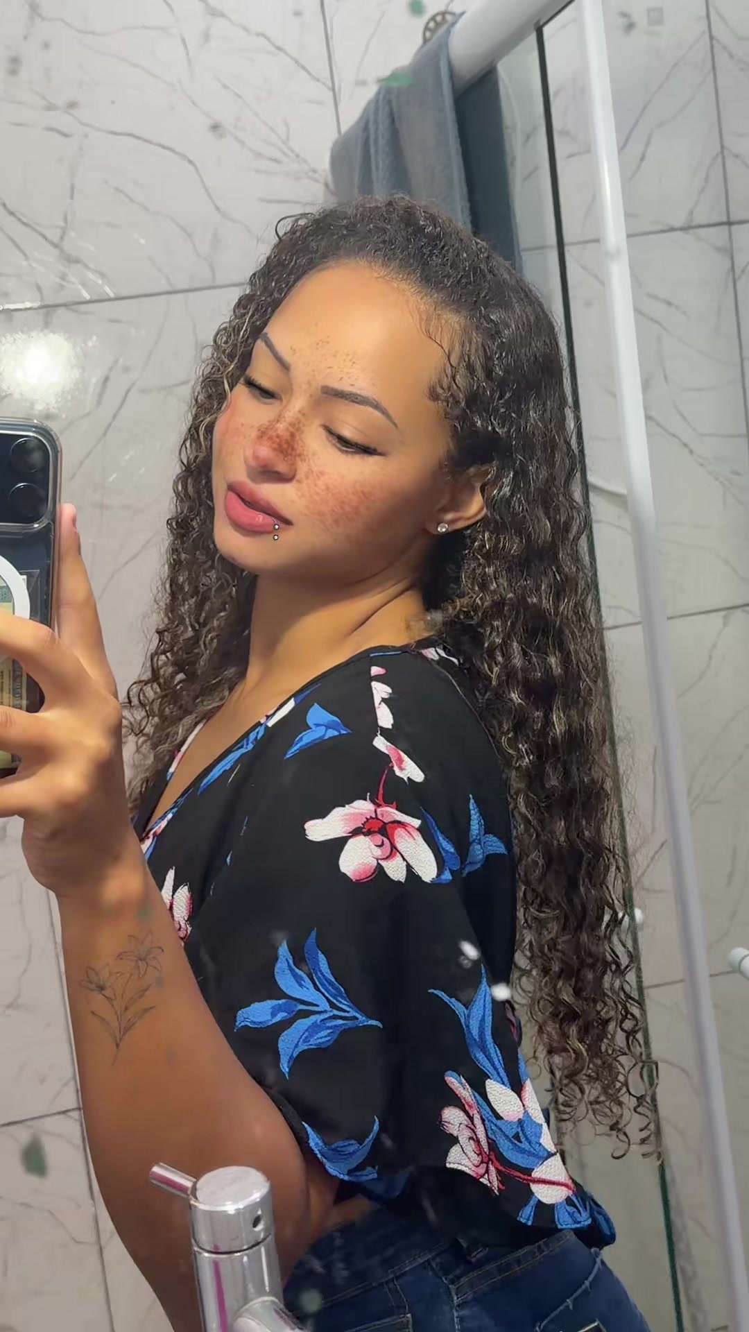 @thayanelisboa703
