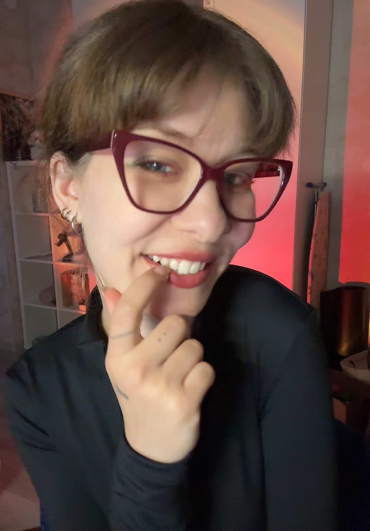 @тгк: девушка с мопсом