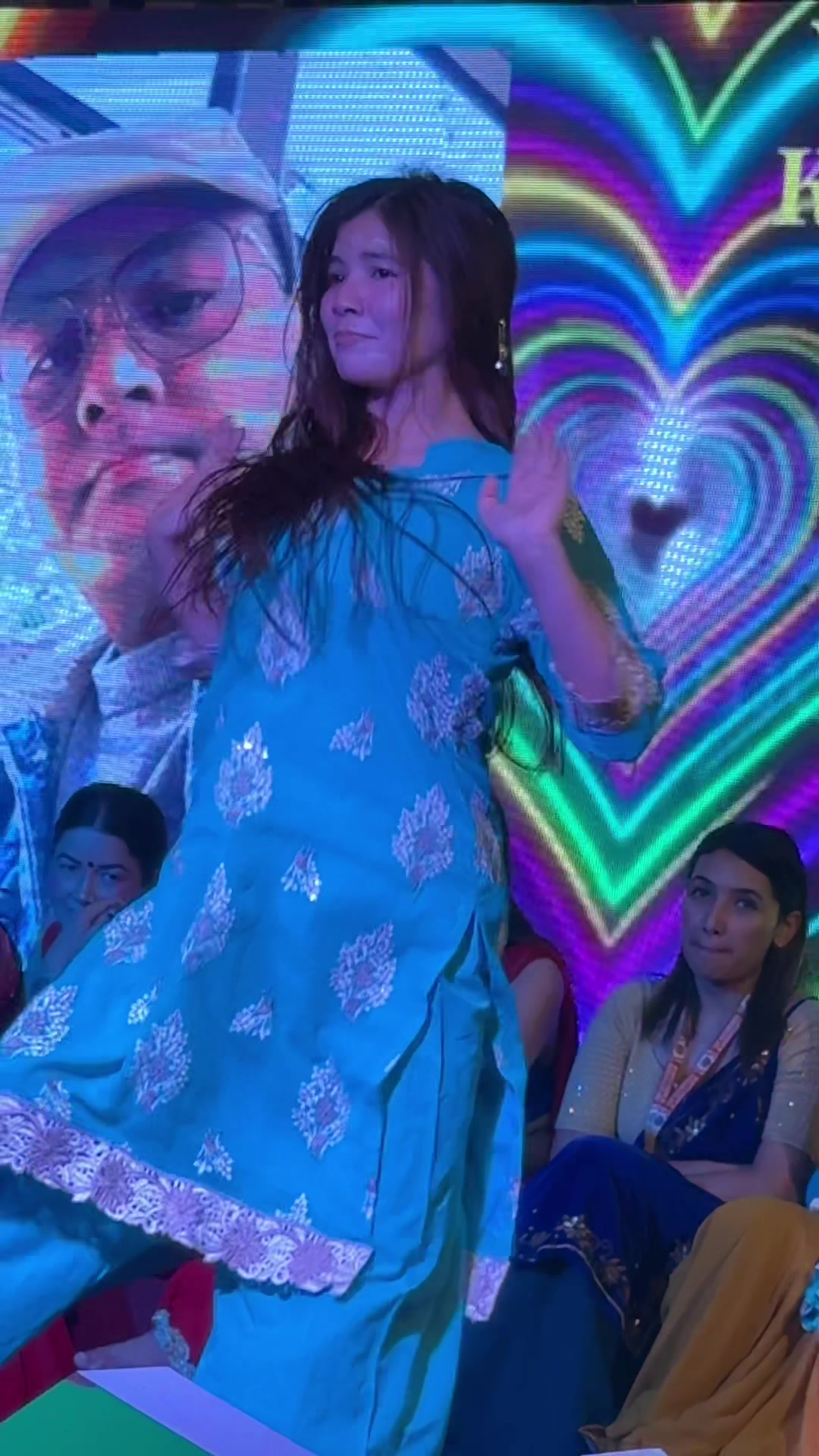 @प्यारी😘