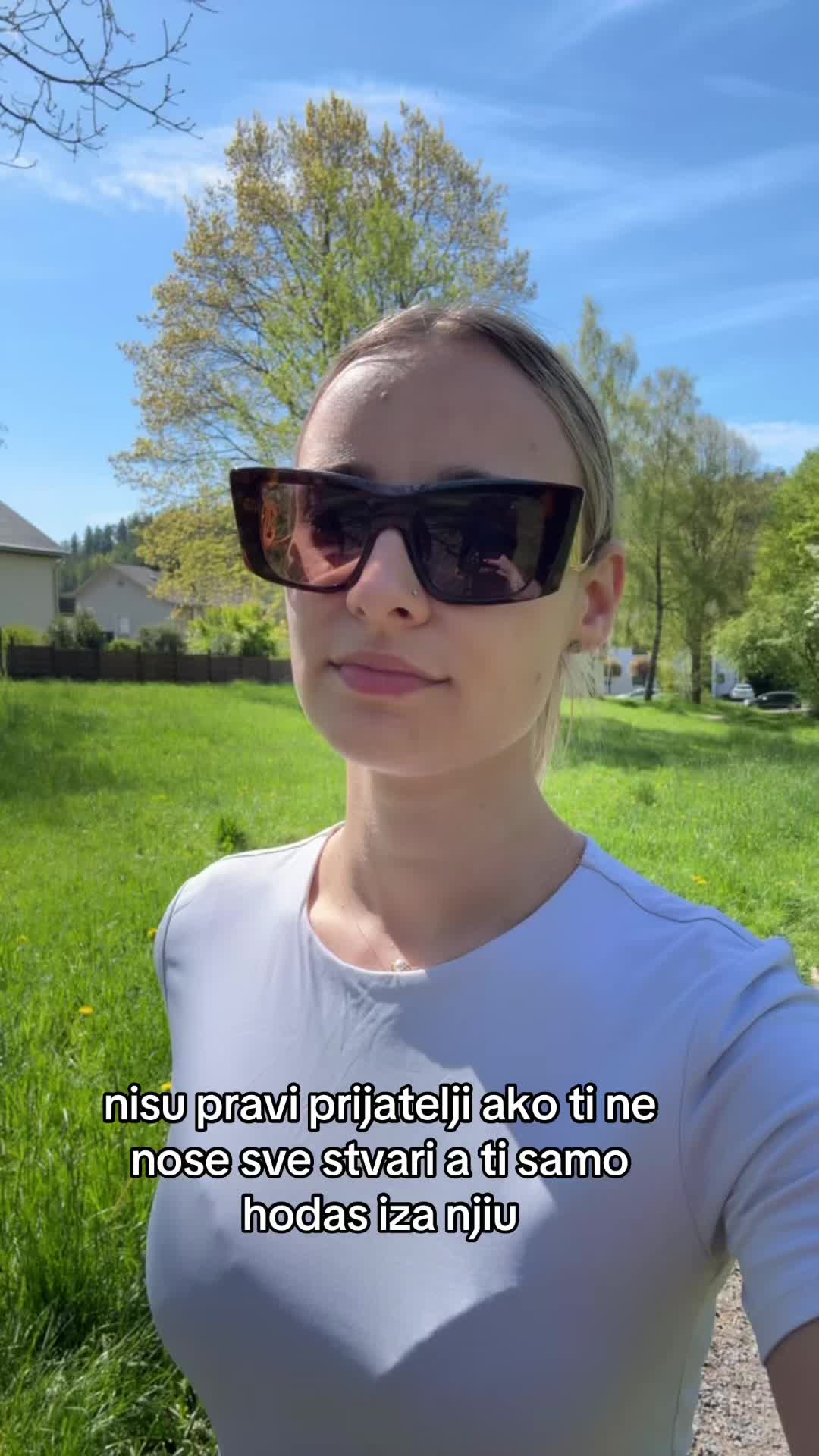 @👸🏼