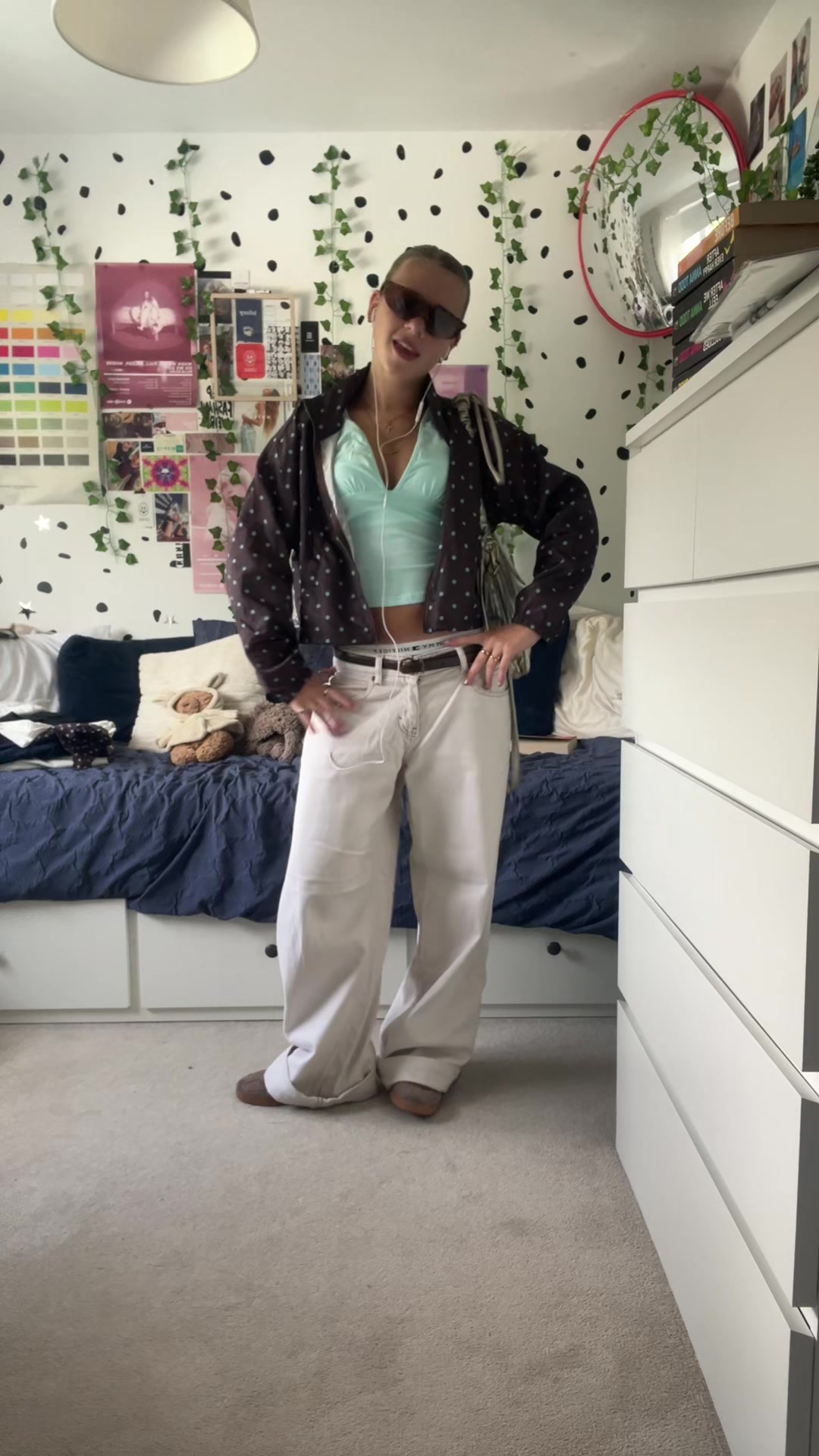 @anniee