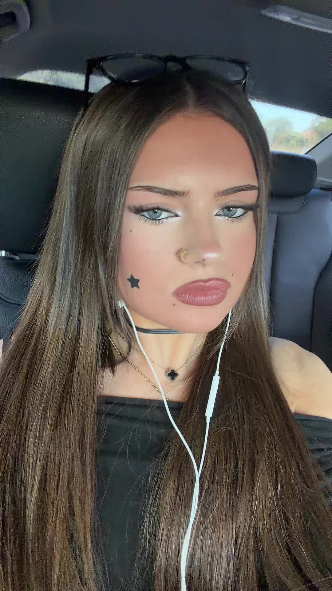 @ameliadeeekin
