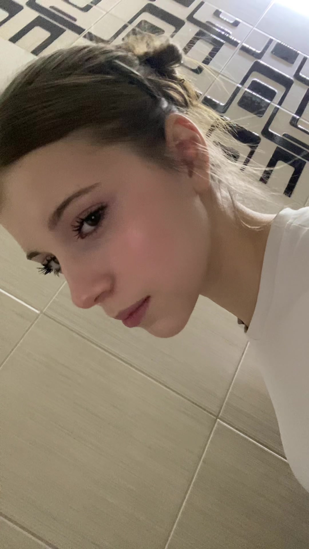 @weegjipoqety