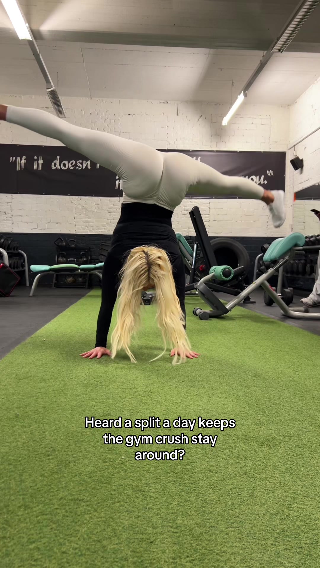 @blondiewithcatshair