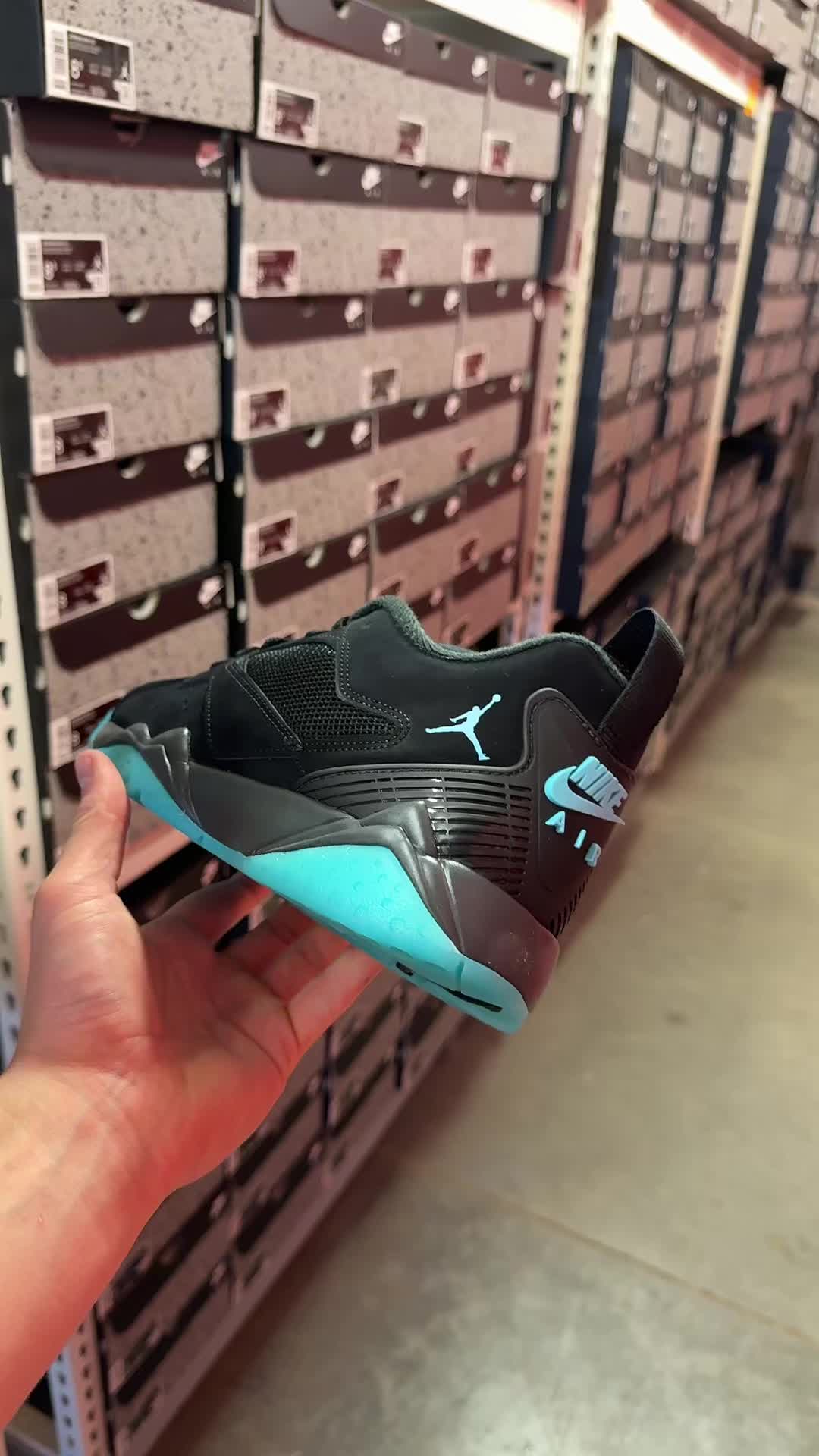 @VERIFIED SNEAKER DEALS