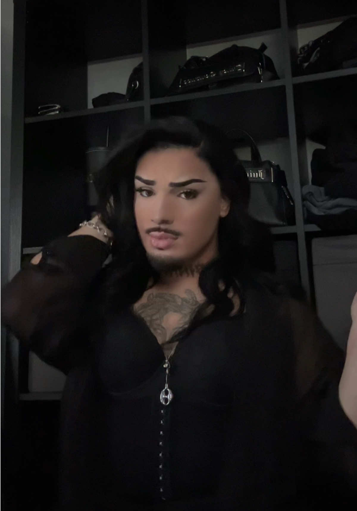 @𝐢𝐜𝐲 𝐠𝐨𝐫𝐠𝐨𝐧