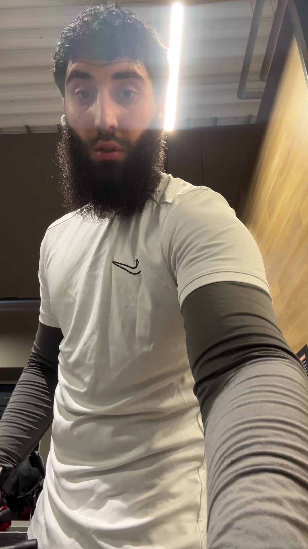 @akhi.mo13